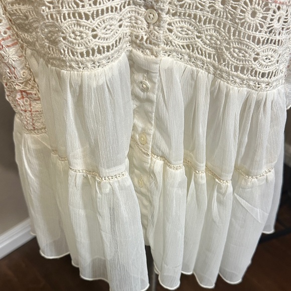 Size Small Anthropologie Boho Lace Peplum Top – Ivory/Cream box 4 - Picture 5 of 13